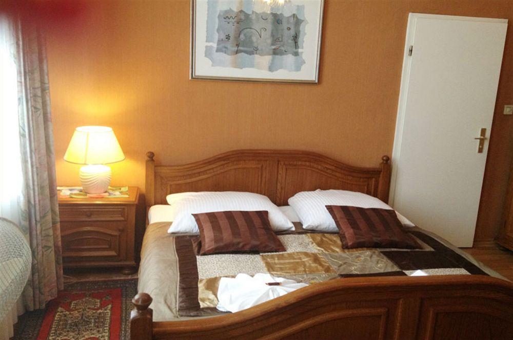Hotel Pension Ingeborg Berlin Exterior photo
